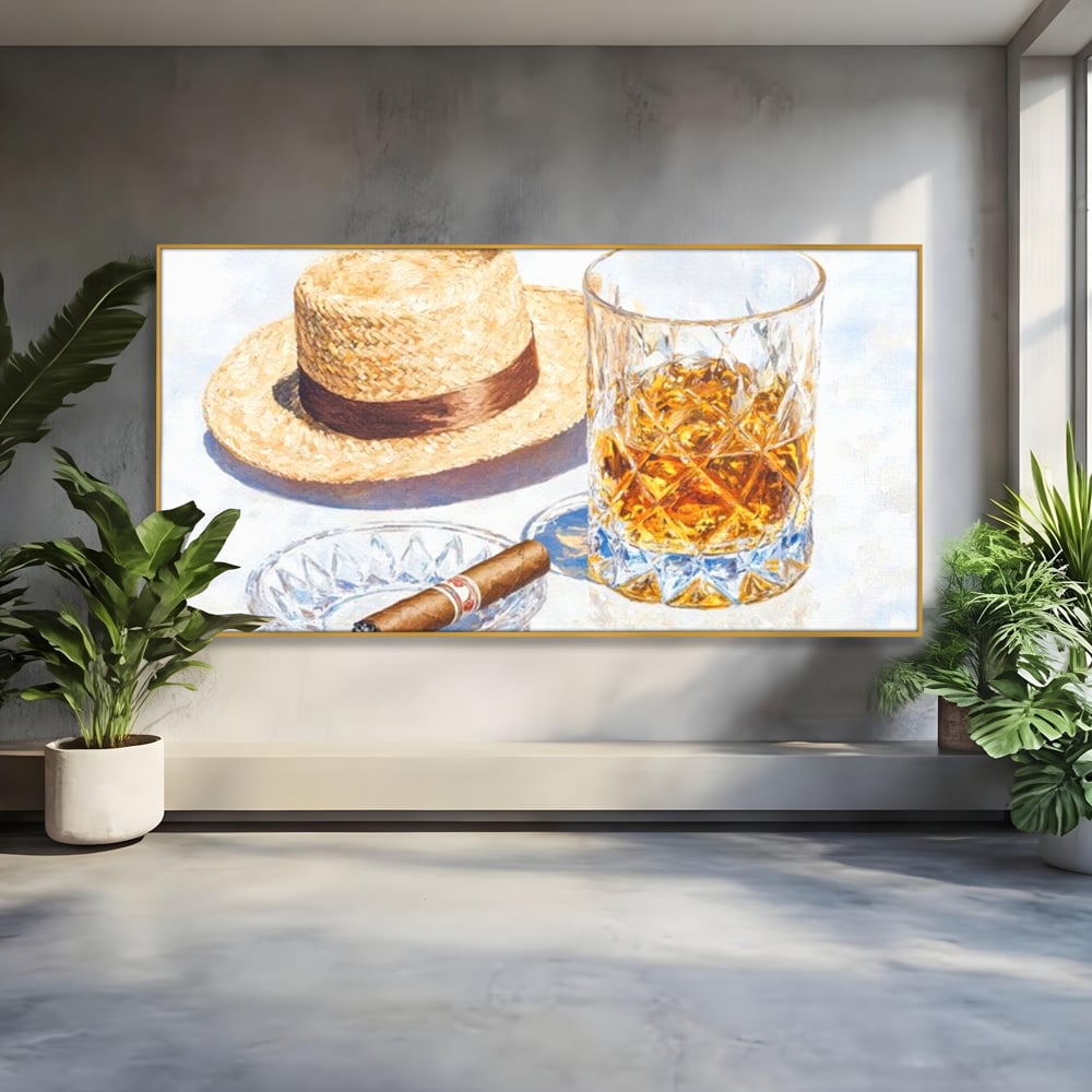 Tablou canvas cu natura statica cu palarie si pahar de whisky, in rama de aluminiu auriu
